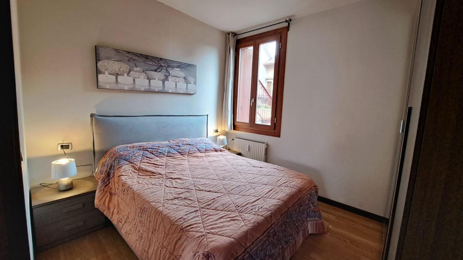 Vera Luxury Apartment Сірміоне Екстер'єр фото